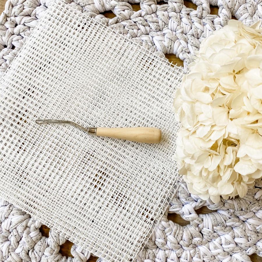 Latch Hook & Mesh Fabric Little Lane