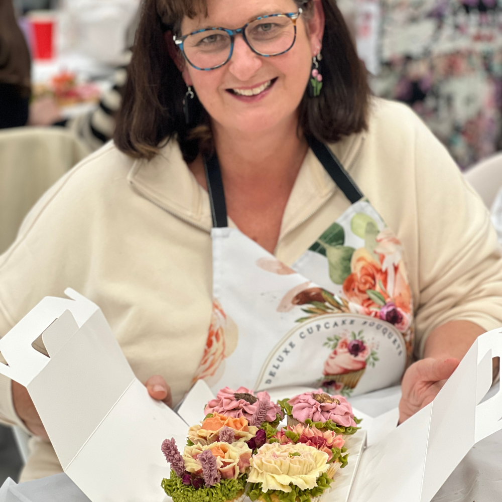 Floral Cupcake Decorating Workshop-Workshop-Little Lane Workshops